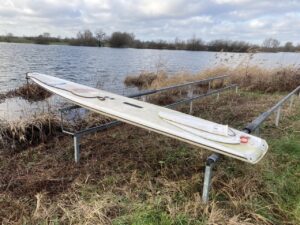 surfplank in opbergenthumbnail_IMG_4888